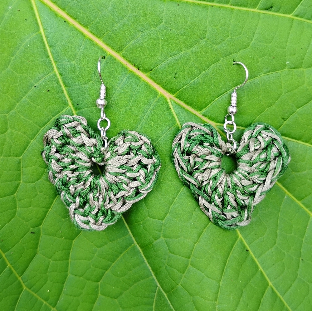 Crochet handmade heart dangle earrings - green /grey